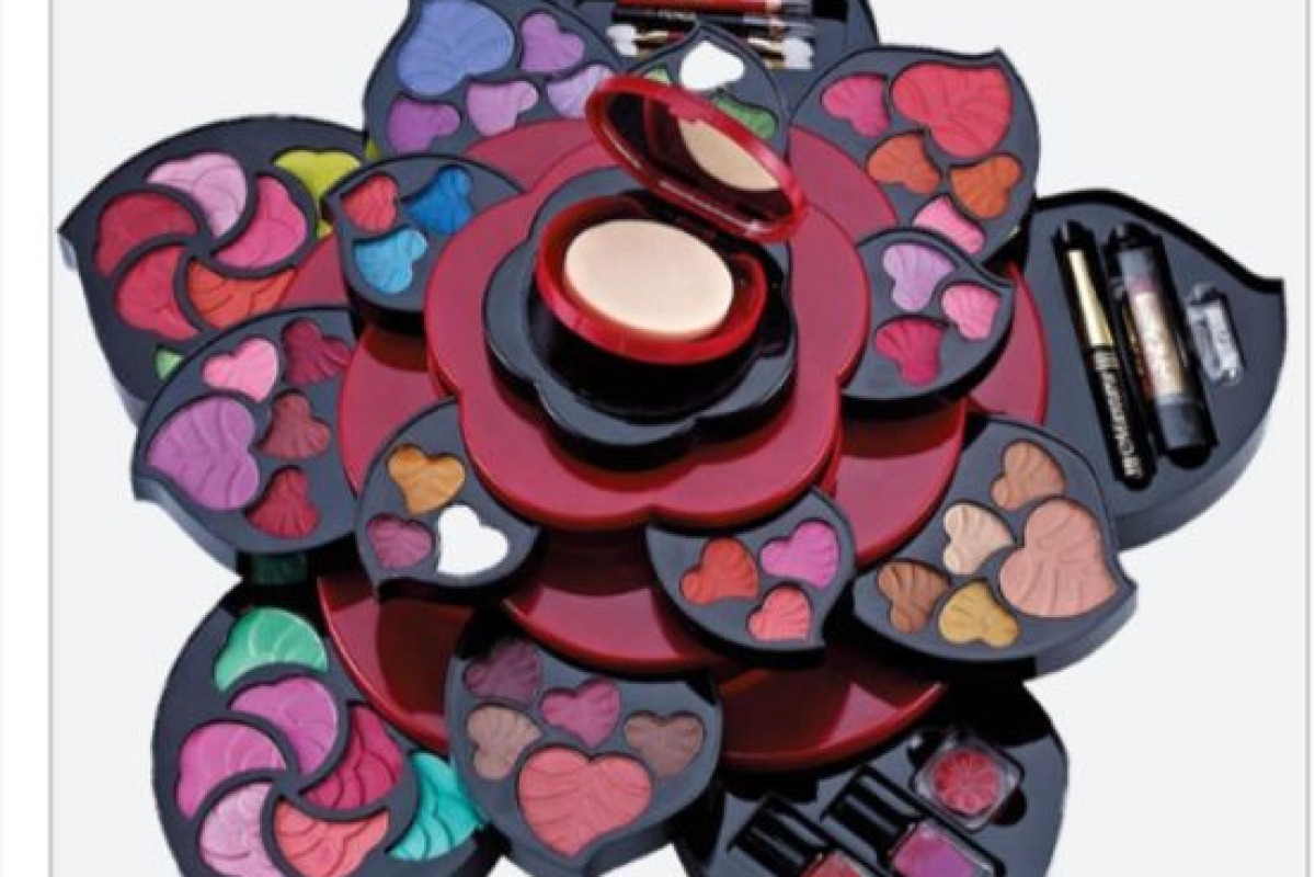 How to Clean Your Makeup Brushes and Sponges: A Must-Know Guide for Skin Safety and Hygiene